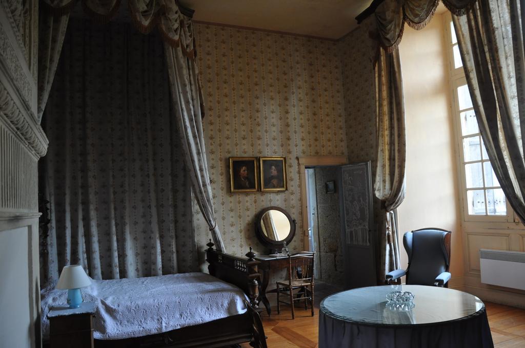 Chateau De Lanquais Bed & Breakfast Dış mekan fotoğraf